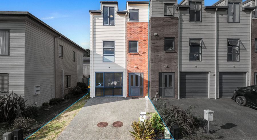  at 7 Barnea Circle, Glen Eden, Waitakere City, Auckland