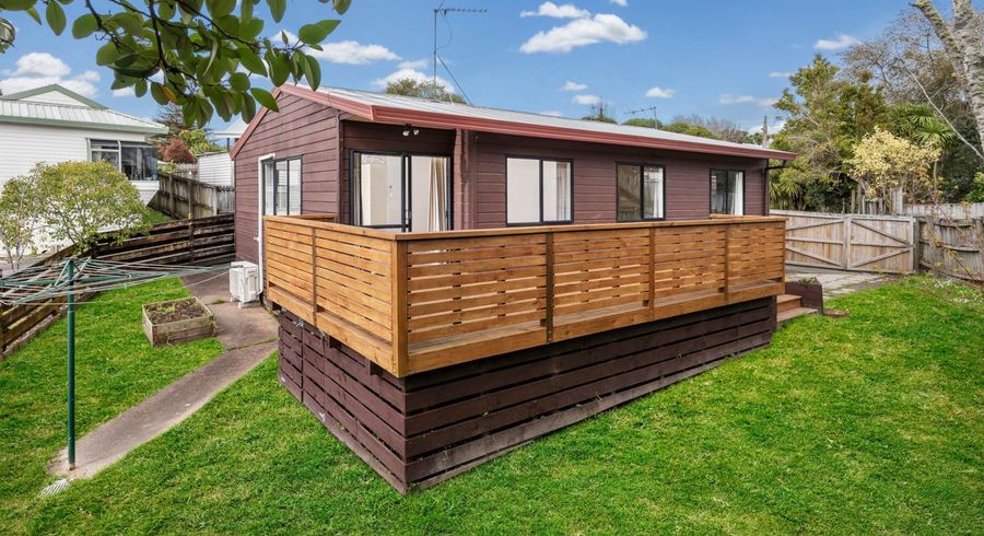  at 3/7 Duncan Avenue, Te Atatu South, Auckland