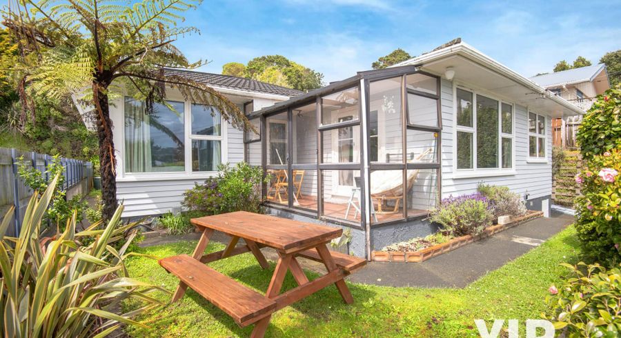  at 7 Catherine Crescent, Paparangi, Wellington, Wellington
