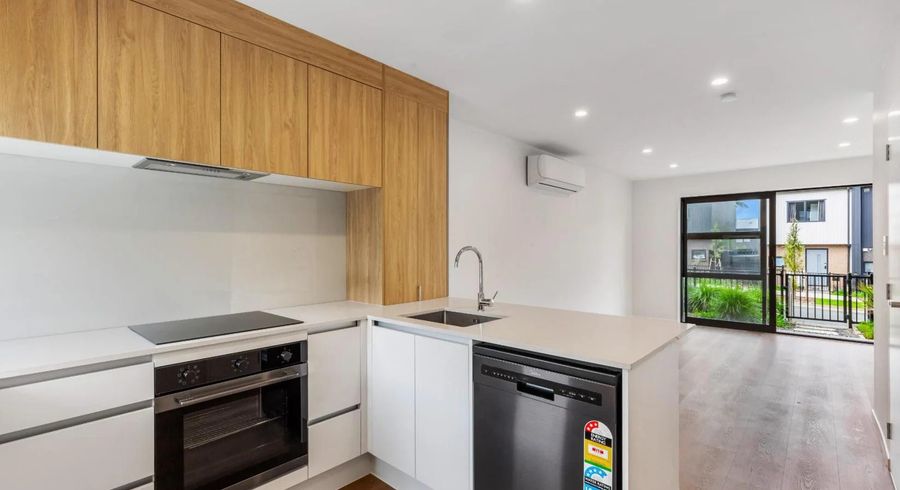  at 323 Glengarry Road, Glen Eden, Waitakere City, Auckland