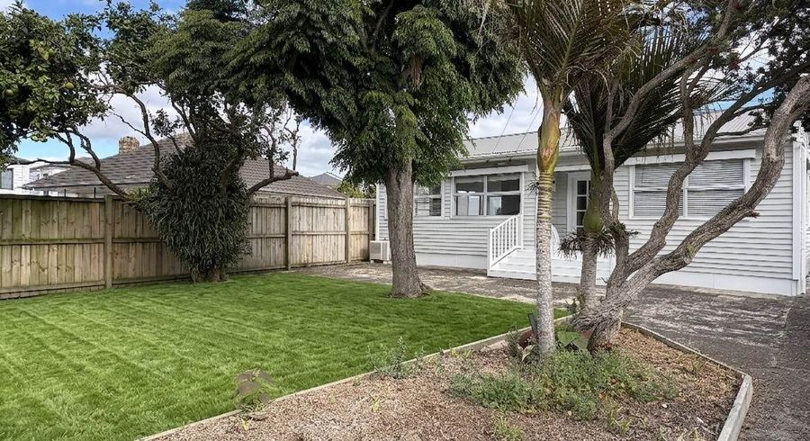  at 6 George Street, Mangere East, Auckland