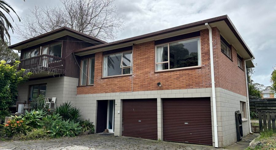  at 221 Forrest Hill Road, Forrest Hill, North Shore City, Auckland