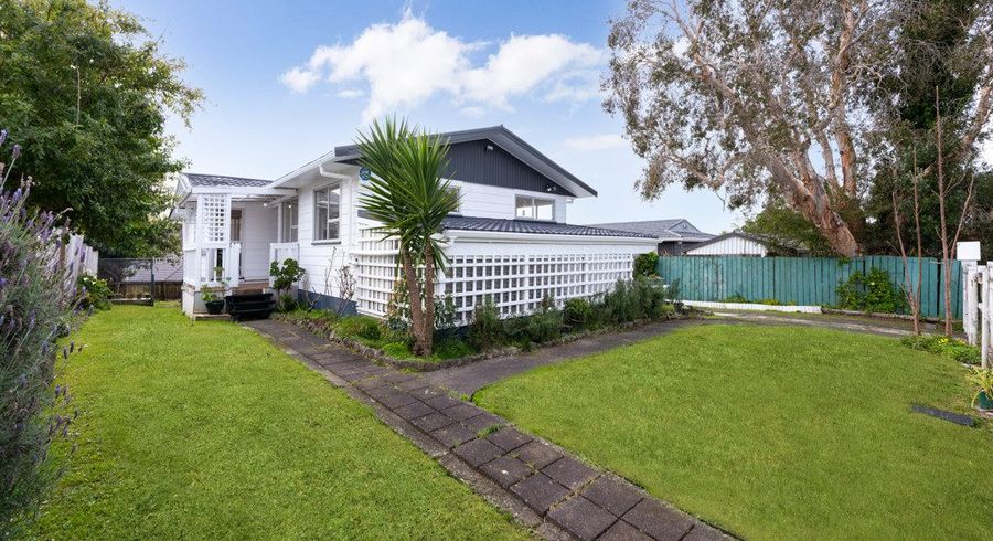  at 6 Aquarius Avenue, Glen Eden, Waitakere City, Auckland