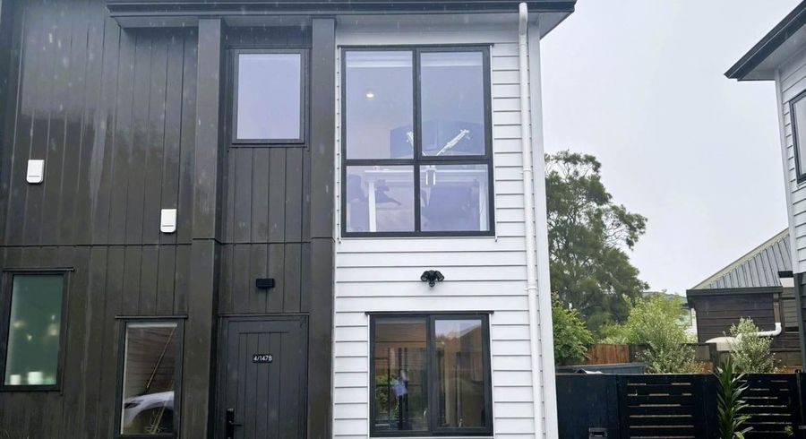  at 4/147b Carlisle Road, Northcross, North Shore City, Auckland