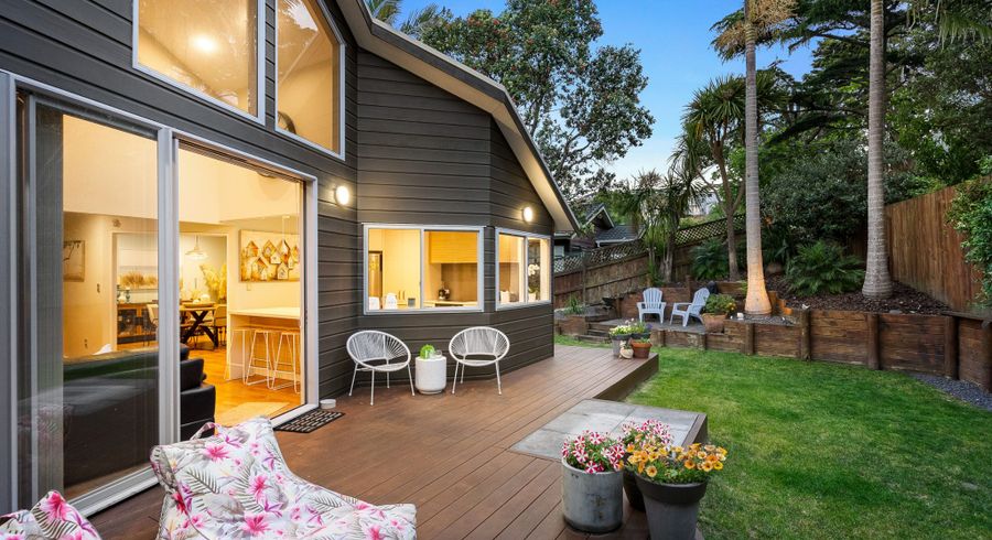  at 2/66 Haseler Crescent, Mellons Bay, Manukau City, Auckland