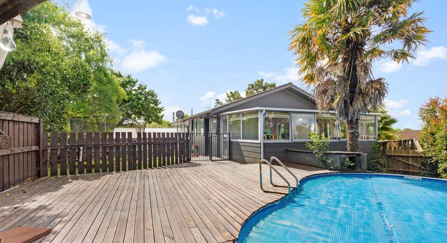  at 5 Spode Place, Henderson, Auckland