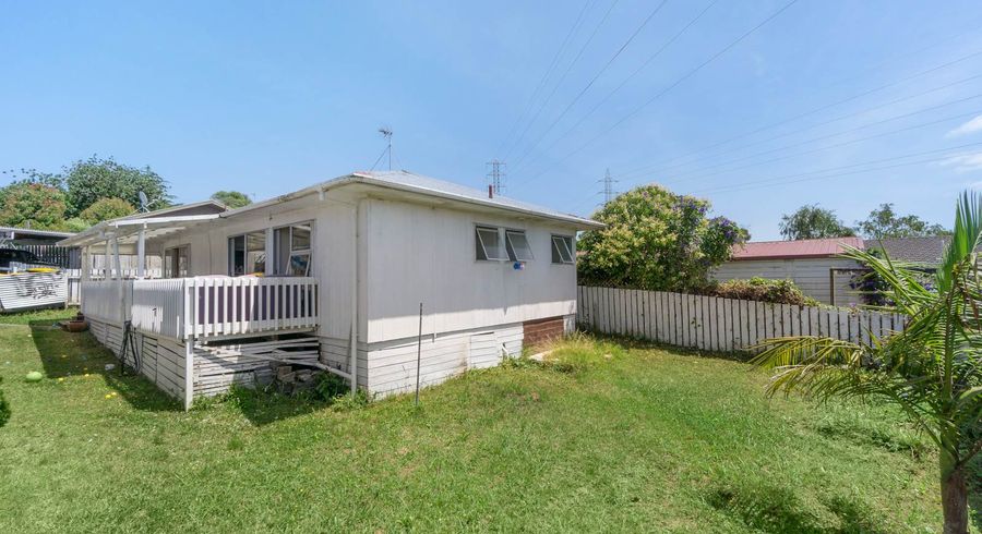  at 2/24A WAIMUMU road, Massey, Waitakere