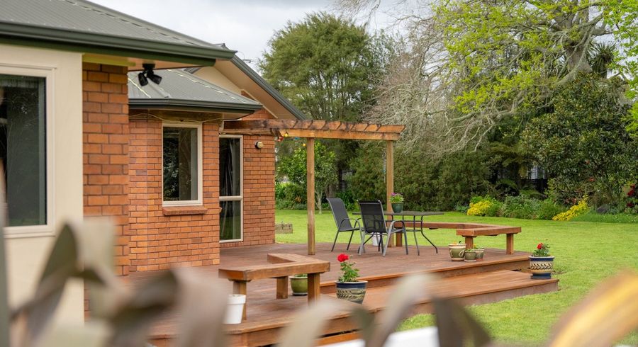  at 9 Oak View Place, Newstead