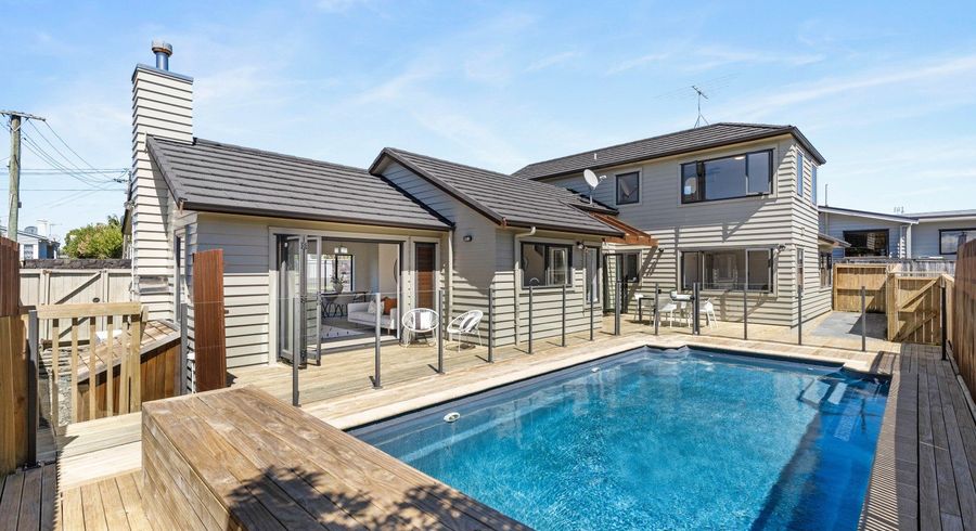  at 36 Wainui Avenue, Point Chevalier, Auckland City, Auckland