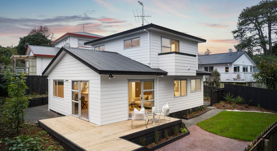  at 2/9 Mira Place, Windsor Park, North Shore City, Auckland
