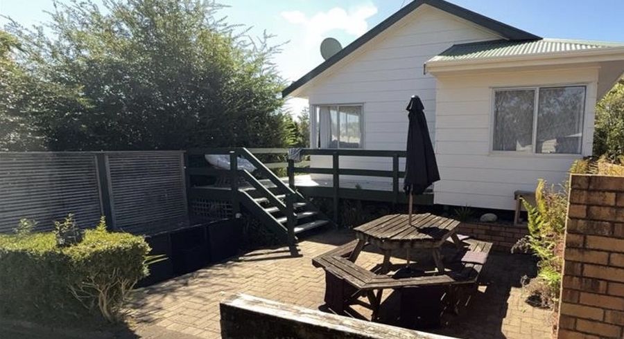  at 8 Kahikatea Pl, Ranui, Waitakere City, Auckland