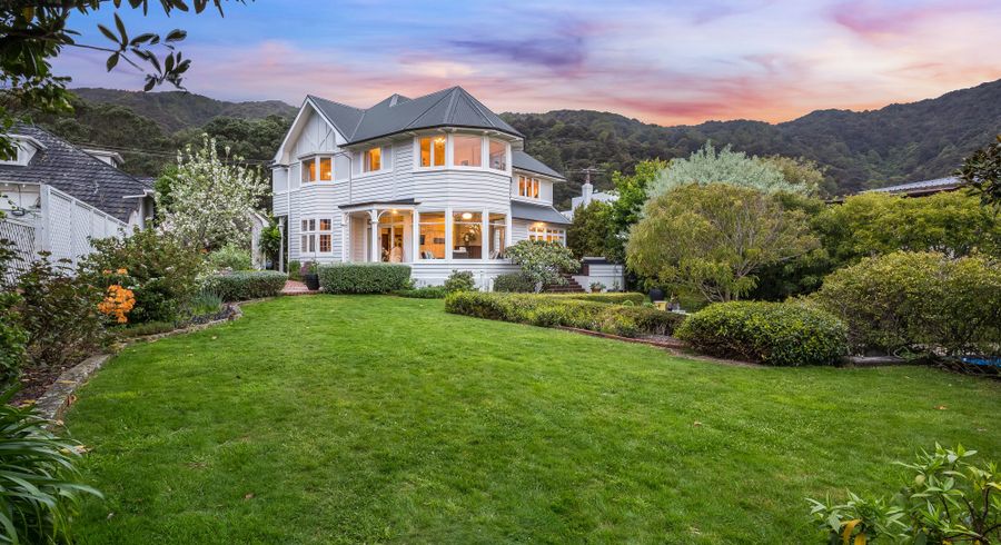  at 3 Dillon Street, Lowry Bay, Lower Hutt