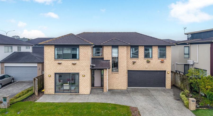  at 4 Helianthus Avenue, Flat Bush, Manukau City, Auckland