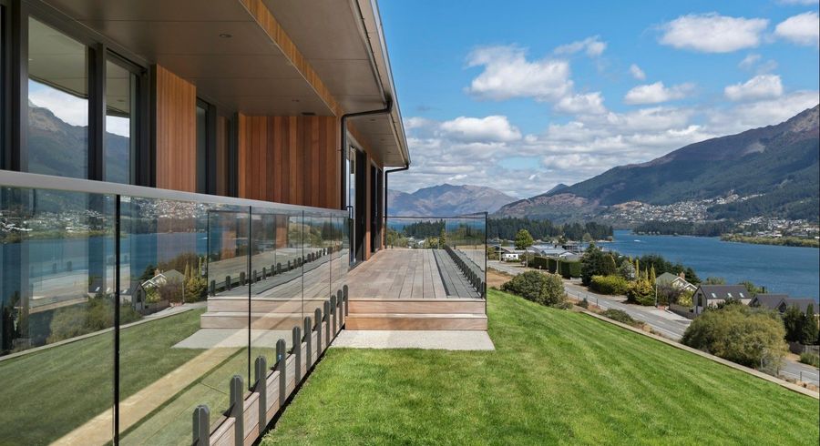  at 6 Red Deer Rise, Kelvin Heights, Queenstown-Lakes, Otago