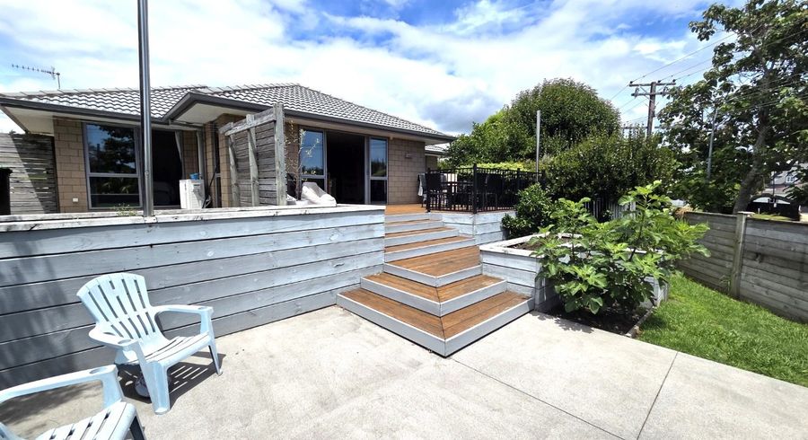  at 1 Meadowviews Drive, Welcome Bay, Tauranga