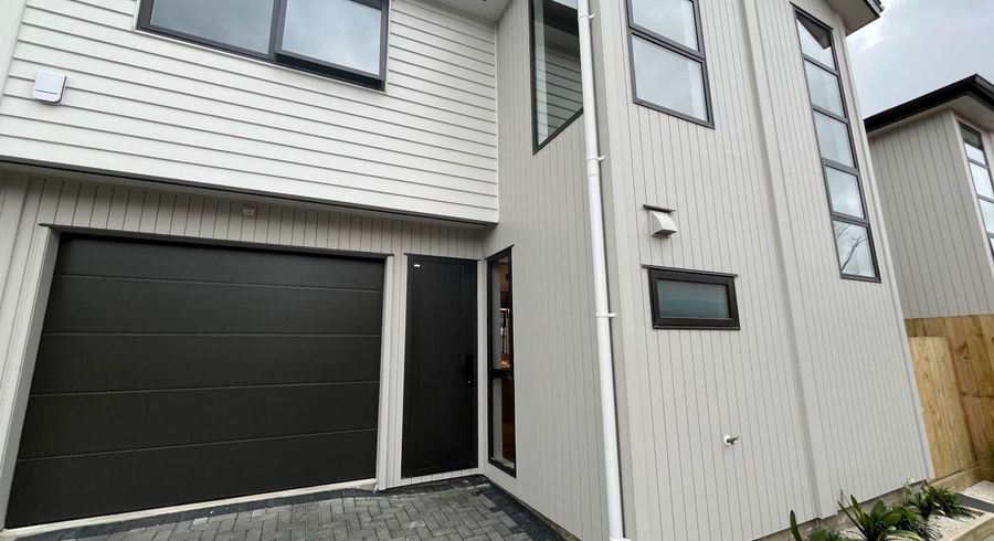  at 2/31 Hamlin Road, Mount Wellington, Auckland City, Auckland