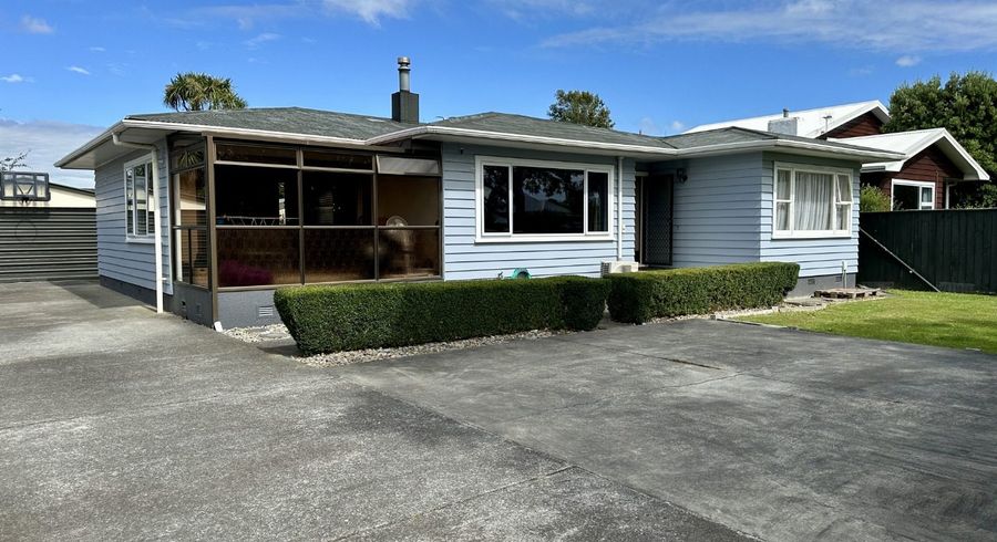  at 12 Park Road, West End, Palmerston North, Manawatu / Whanganui