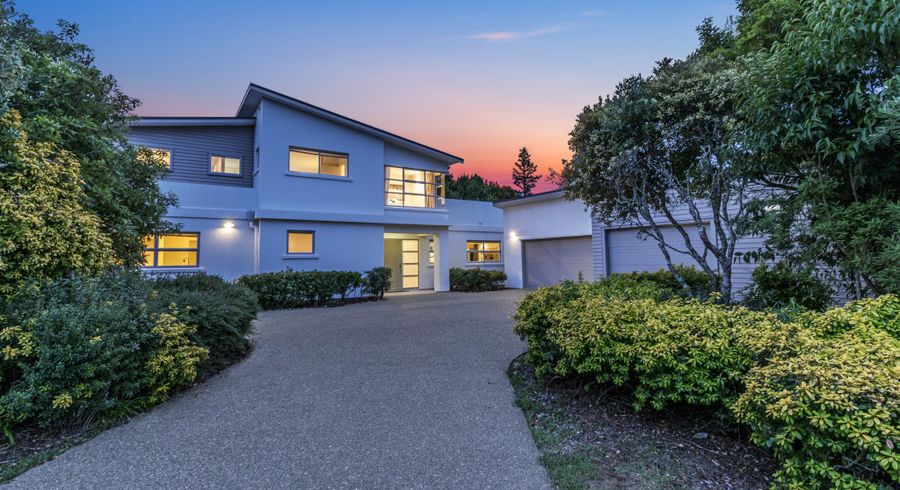  at 33 Oak Manor Drive, Albany, North Shore City, Auckland