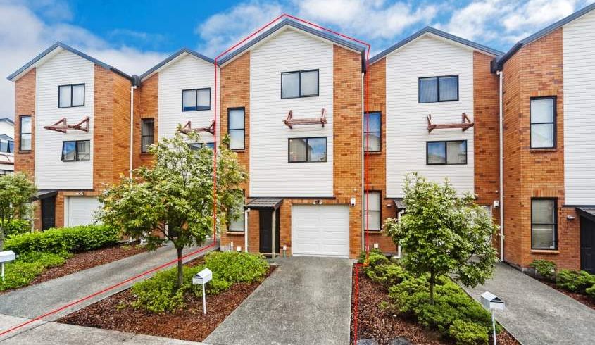  at 172 Mcleod Road, Te Atatu South, Waitakere City, Auckland
