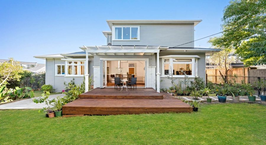  at 283 Lake Road, Belmont, North Shore City, Auckland
