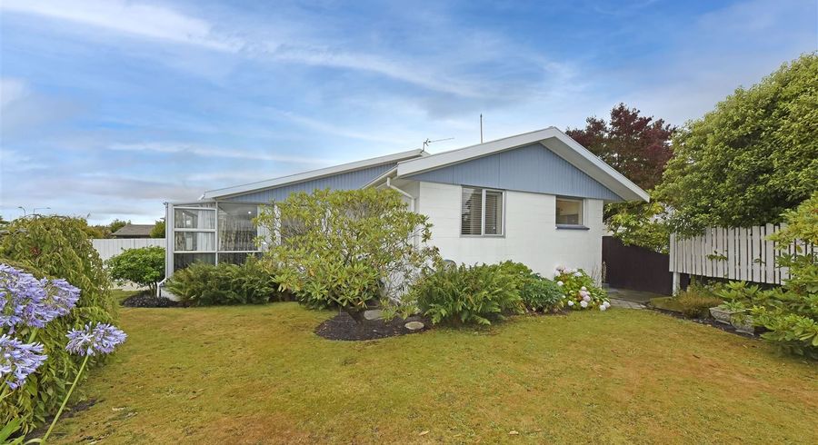  at 2/2 Loreto Place, Hornby, Christchurch