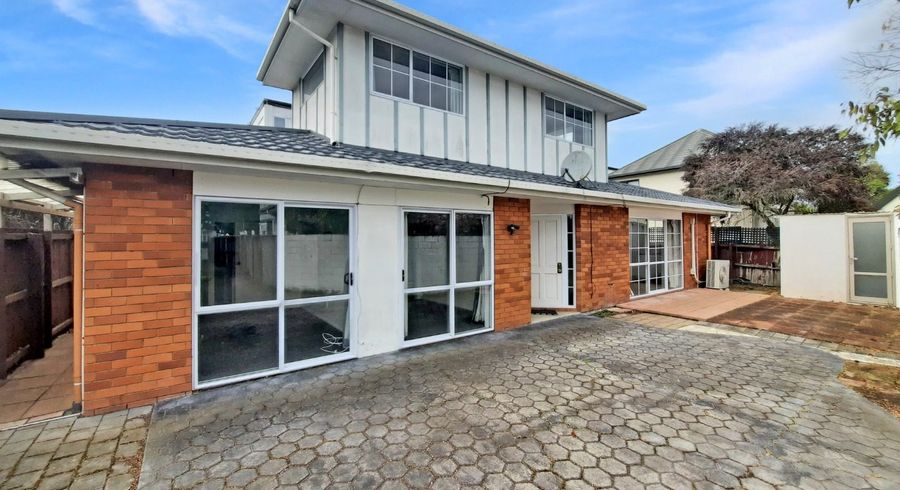  at 2/104 Mandeville Street, Riccarton, Christchurch City, Canterbury