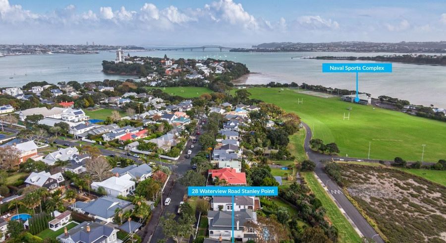  at 28 Waterview Road, Stanley Point, Auckland