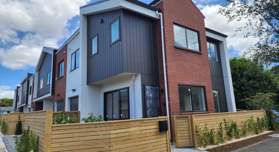  at 32 Yeovil Street, Te Atatu Peninsula, Waitakere City, Auckland