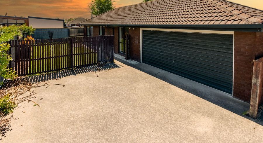  at 2/232 Harewood Road, Bishopdale, Christchurch City, Canterbury