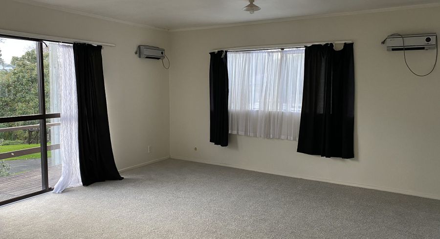  at 2/8 Quiet Street, Te Atatu South, Auckland