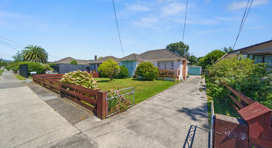  at 39 Wellington Road, Wainuiomata, Lower Hutt