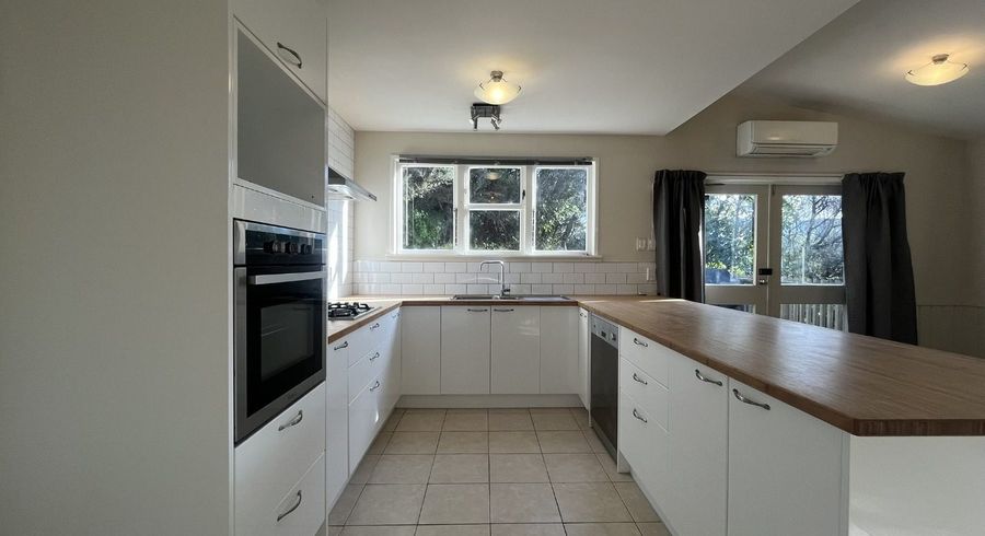  at 82 Moeraki Road, Maoribank, Upper Hutt, Wellington