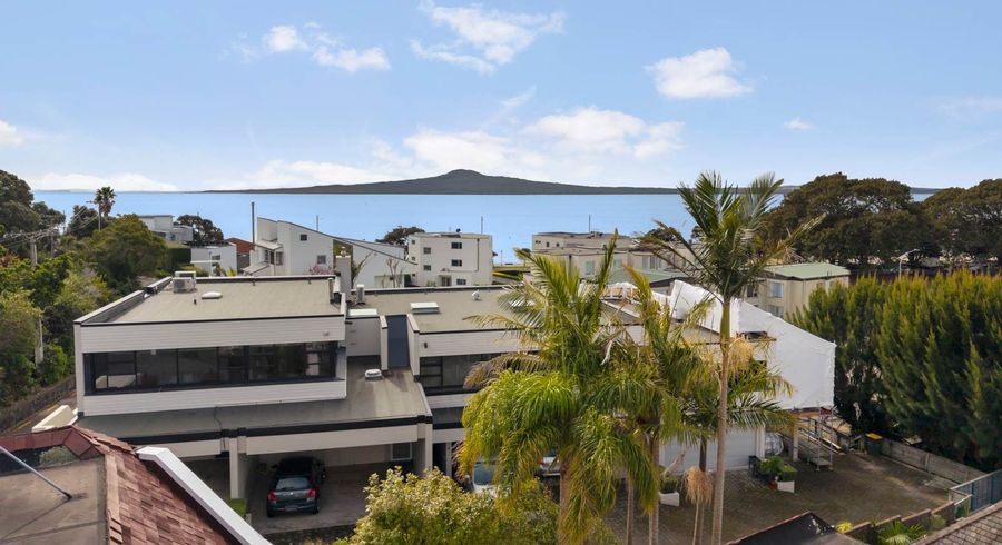  at 12 Auckland Road, Saint Heliers, Auckland City, Auckland