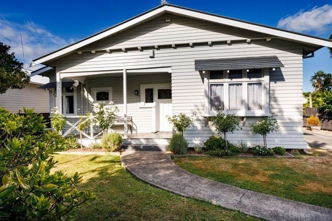  at 8 Burns Avenue, Takaro, Palmerston North, Manawatu / Whanganui