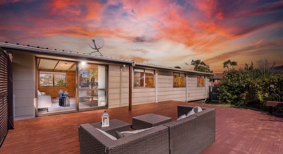  at 5 Elizabeth Drive, West Harbour, Waitakere City, Auckland