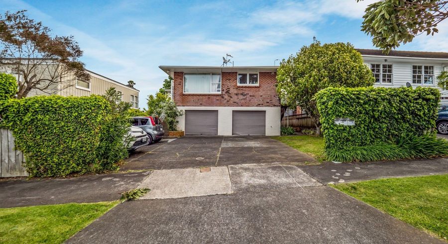  at 3/3 Felton Mathew Avenue, Saint Johns, Auckland