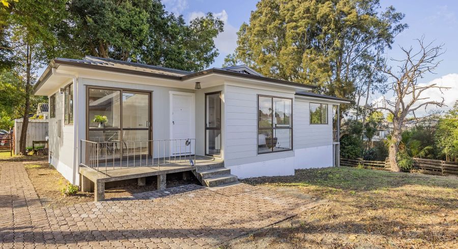  at 9 Luanda Drive, Ranui, Auckland