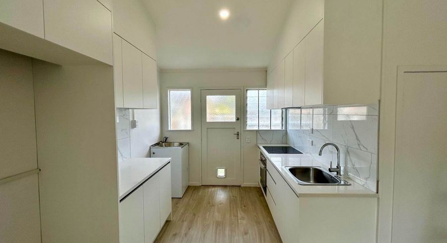  at 1/6 Almond Place, Mount Wellington, Auckland