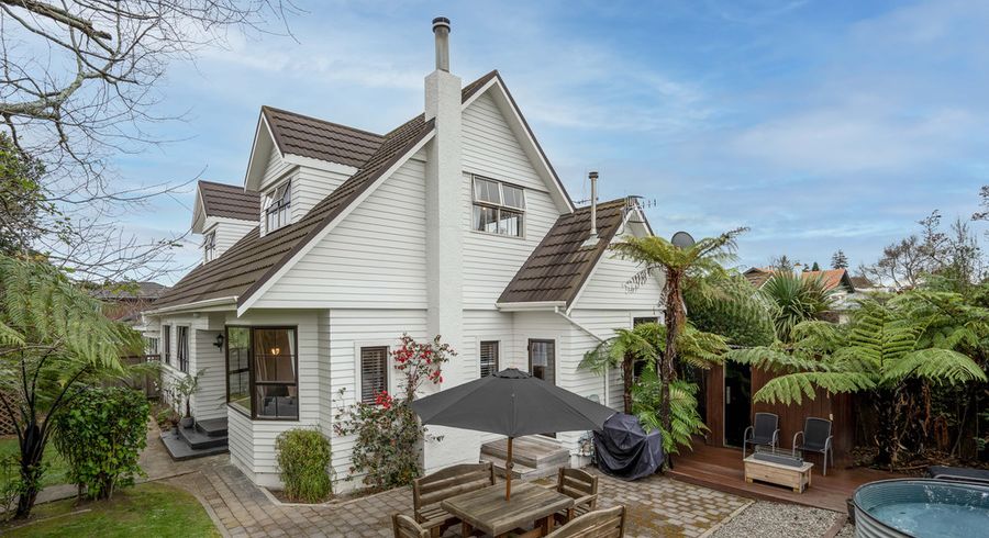  at 6 Centennial Drive, Hokowhitu, Palmerston North