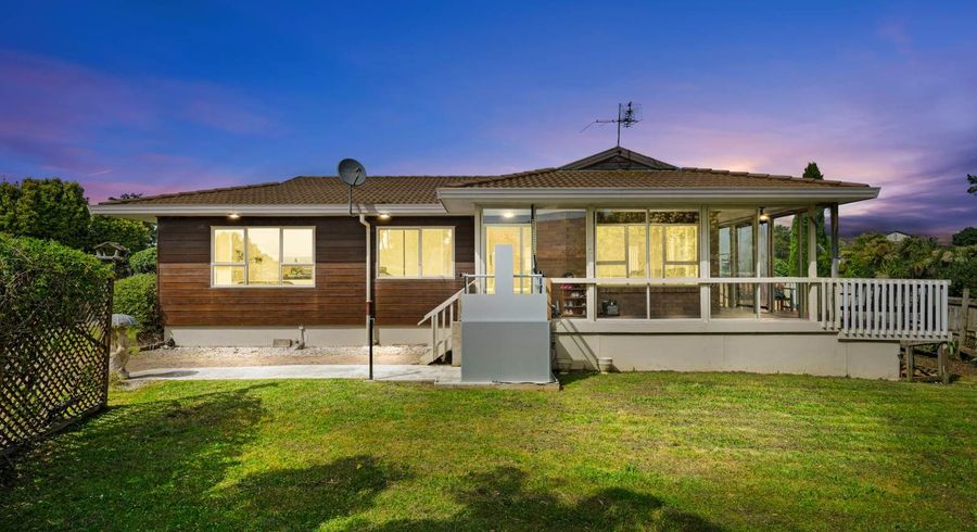  at 10 Nedlands Place, Burswood, Auckland