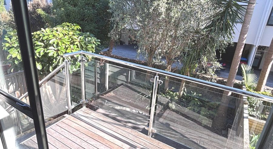 at 4/76 Galway Street, Onehunga, Auckland