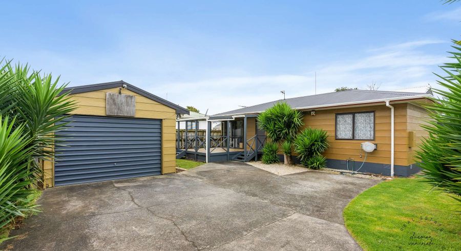  at 2/23 Marr Road, Manukau, Manukau City, Auckland