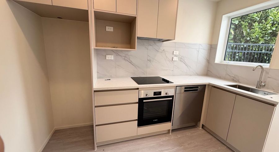  at 2 Chaucer Place, Blockhouse Bay, Auckland City, Auckland