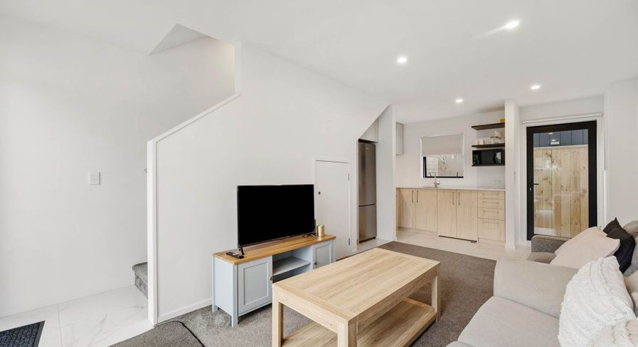  at 2/10 Willcott Street, Mount Albert, Auckland City, Auckland