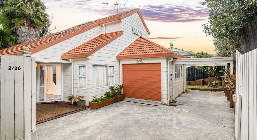  at 2/26 Beaudine Avenue, Glenfield, Auckland