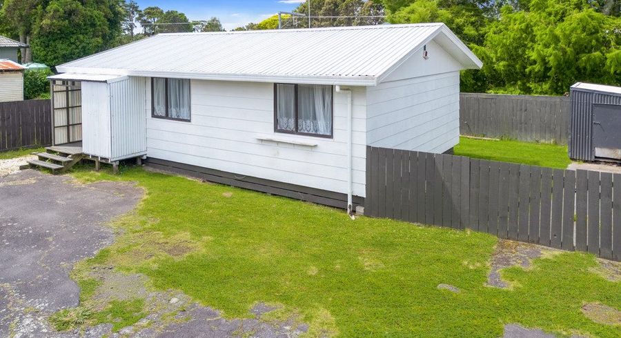  at 2/12 Greenhaven Avenue, Opaheke, Papakura