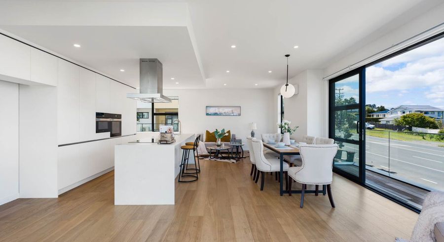  at 952A  East Coast Road, Northcross, North Shore City, Auckland