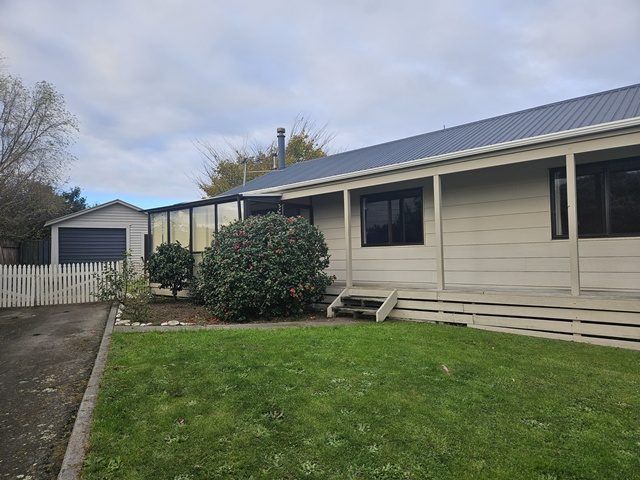  at 14 Gladys Place, Kelvin Grove, Palmerston North, Manawatu / Whanganui