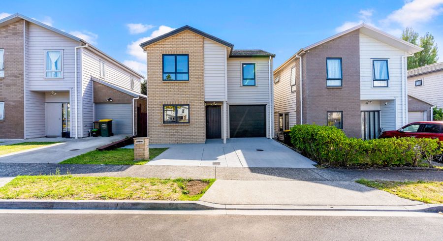  at 30 Tutuwhatu Crescent, Weymouth, Auckland