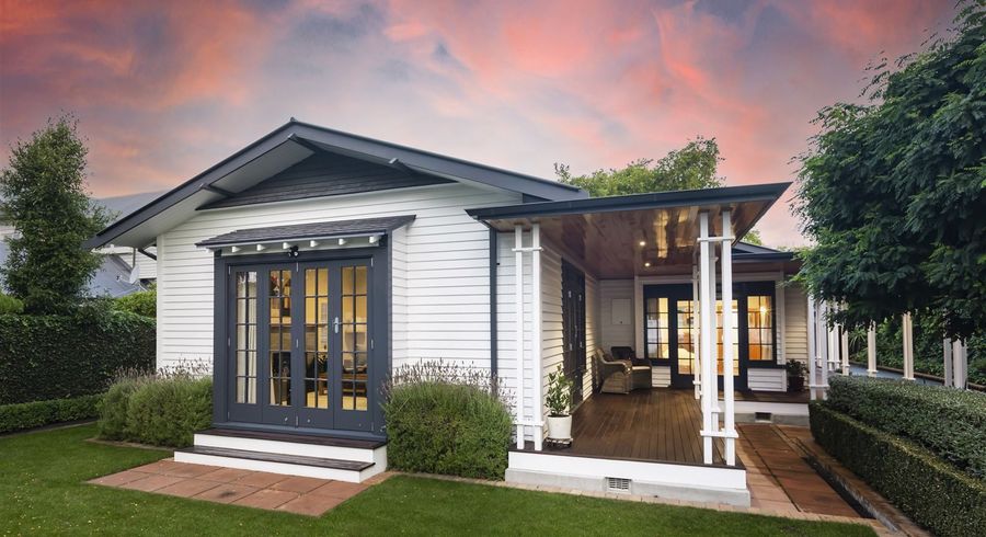  at 83 St Andrews Square, Strowan, Christchurch